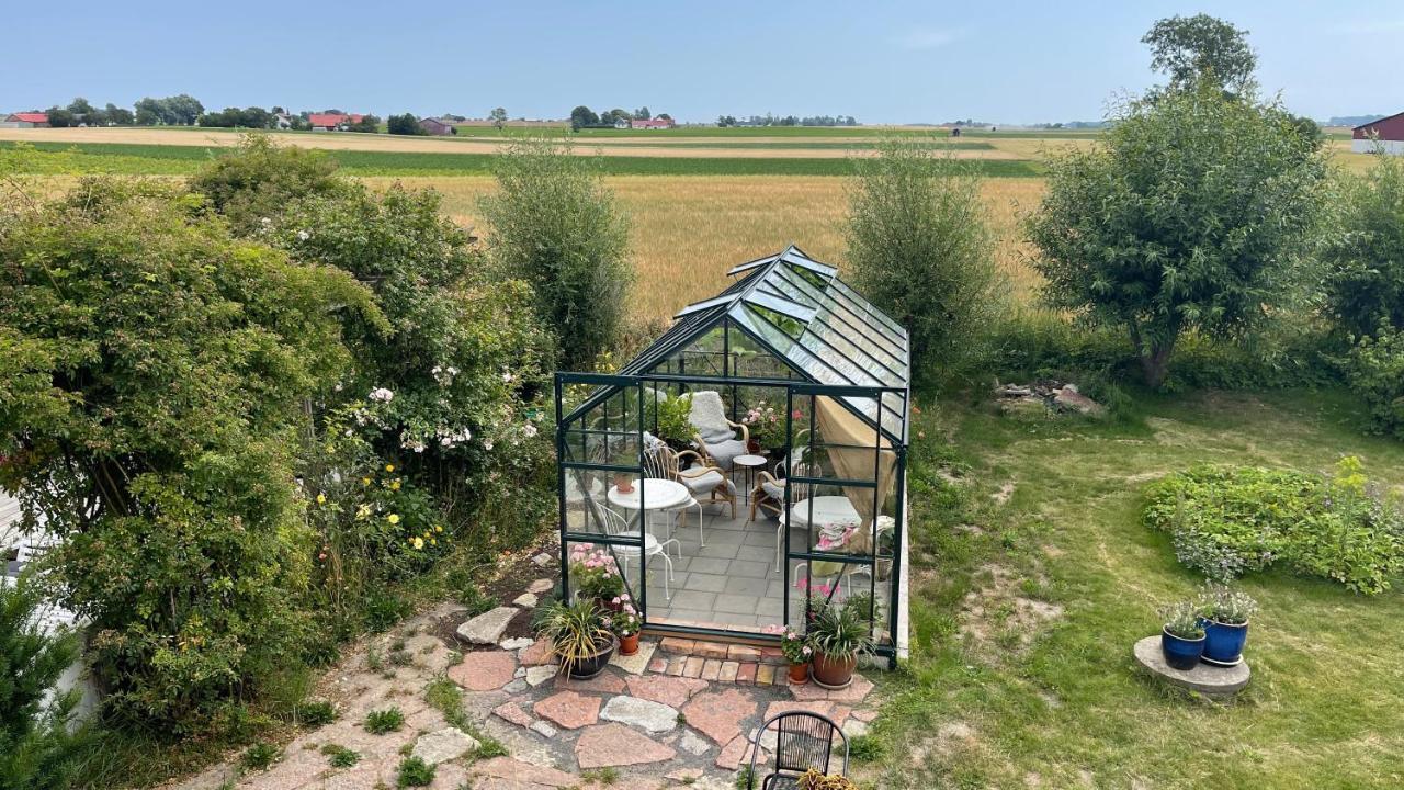 Peppinge Bed & Breakfast Löderup Екстериор снимка